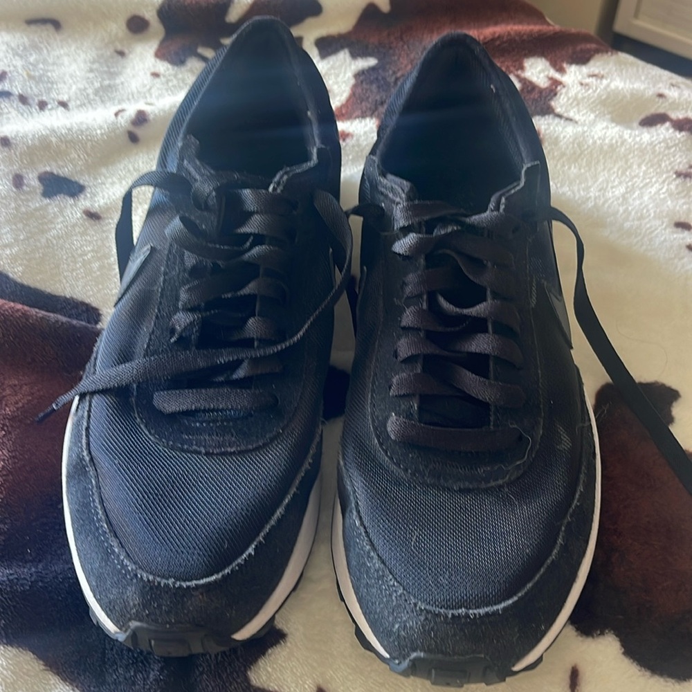 Women’s Nike Waffle One Black Suede Running Shoes 7Youth = Size 8 Womens